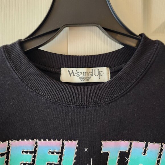 Feel The Heat Retro Graphic Sweatshirt XXS Wound Up Black Polyester/Rayon Blend - Picture 3 of 7